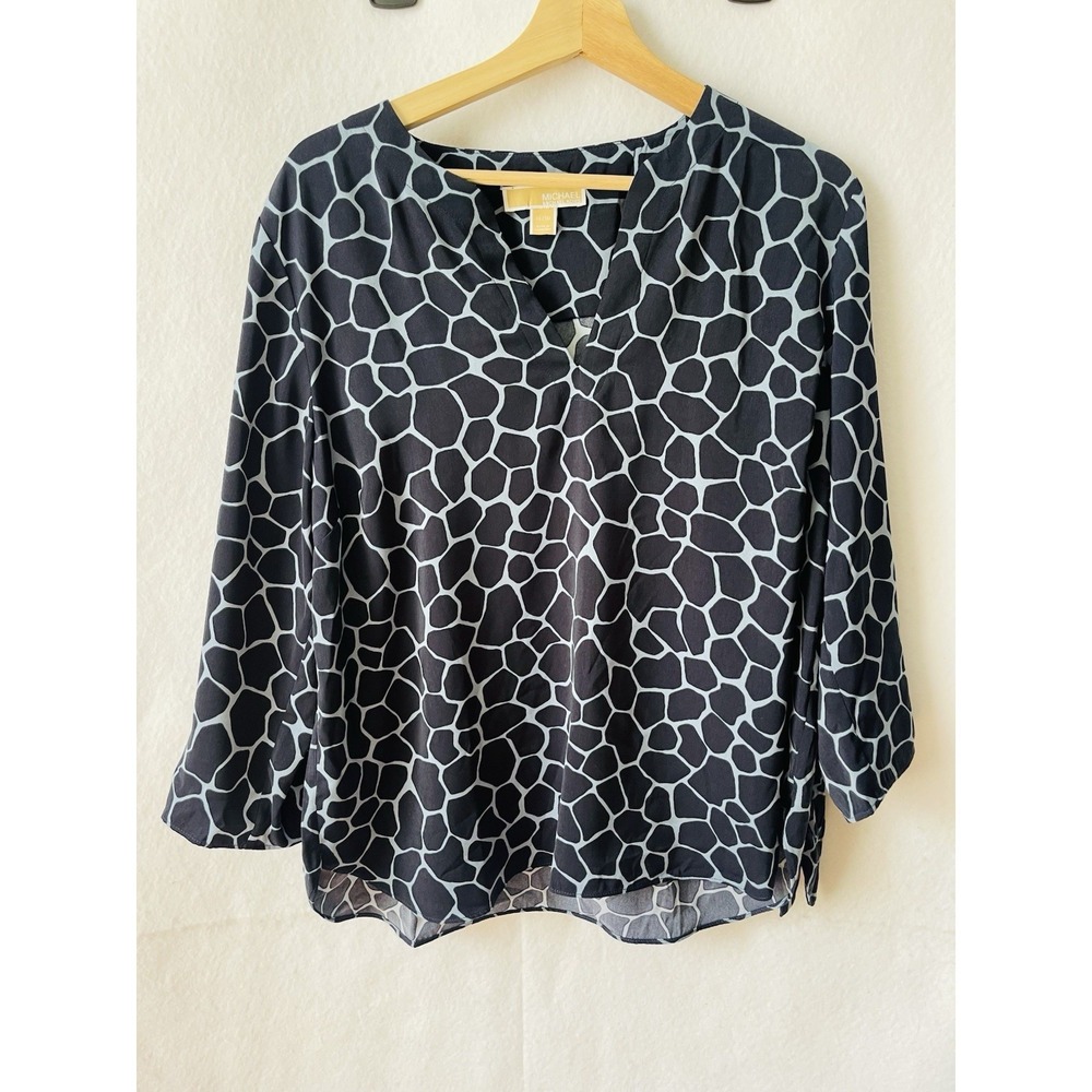Michael Kors,blouse giraffe pattern,navy blue/white,3/4 sleeves,V-neck,size XL